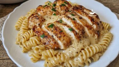 Creamy Garlic Butter Chicken and Rotini in Parmesan Sauce