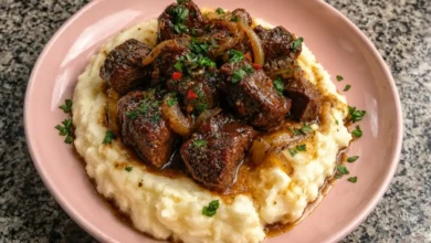 Garlic Butter Steak Bites with Creamy Parmesan Mashed Potatoes
