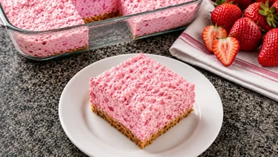 Grandma’s No-Bake Strawberry Delight